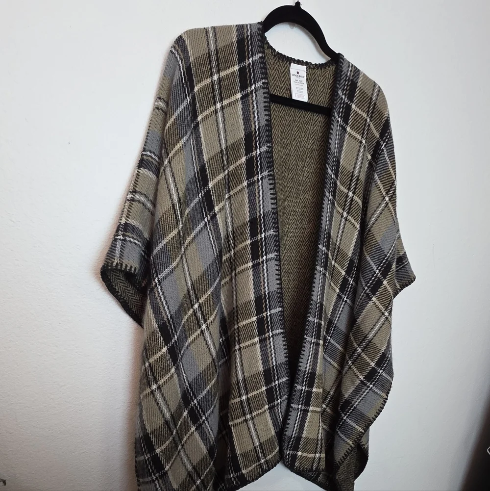 WOOLRICH Reversible Black Tan Plaid & Herringbone Blanket Wrap Shawl Cape Sz OS - Picture 2 of 10